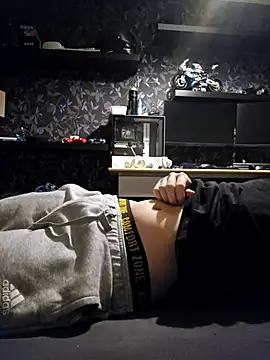 Trekkerboi online show from November 3, 9:18 pm