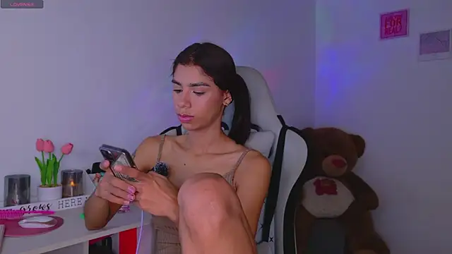 BrunetteAdams001 online show from January 10, 3:35 am