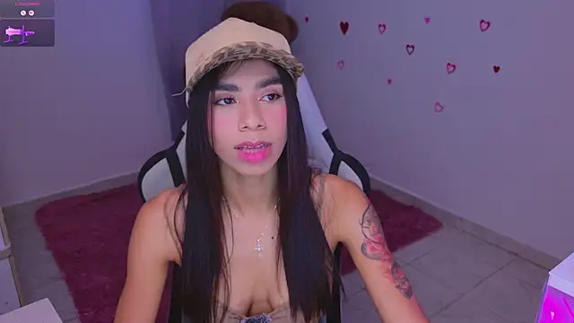 BrunetteAdams001 online show from February 22, 2:25 am