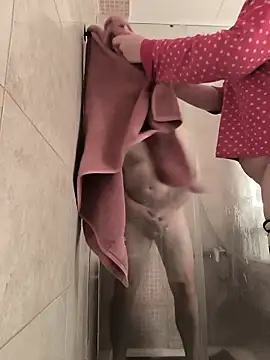 Snapshot of Ole_Plus chatting on March 7, 8:21 am Ole Plus online show from March 7, 8:21 am