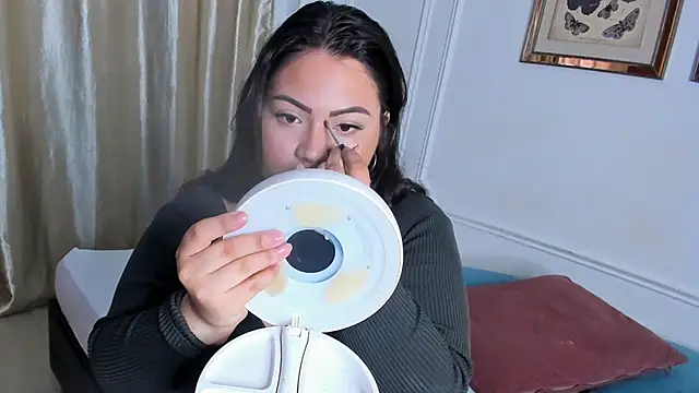 Snapshot of Tessa_Sinclaire chatting on September 24, 8:26 pm Tessa Sinclaire online show from September 24, 8:26 pm