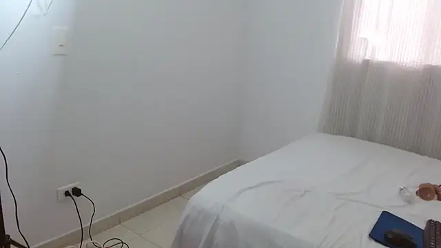 lolascarlett online show from March 26, 6:28 pm