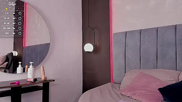 Snapshot of mily__18 chatting on September 25, 3:34 am mily 18 online show from September 25, 3:34 am