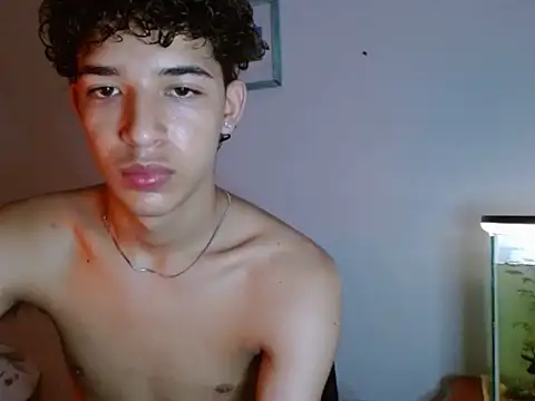 Snapshot of Xtremeplay_18 chatting on September 10, 7:24 pm Xtremeplay 18 online show from September 10, 7:24 pm