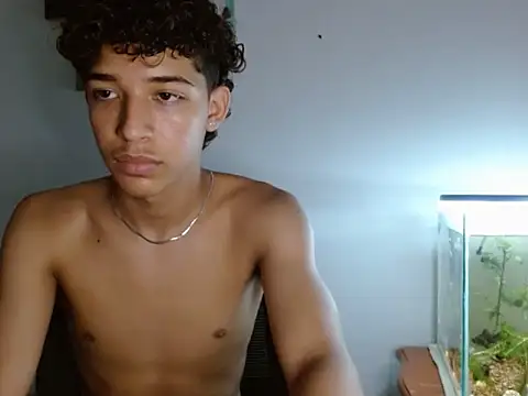 Snapshot of Xtremeplay_18 chatting on September 12, 7:35 pm Xtremeplay 18 online show from September 12, 7:35 pm