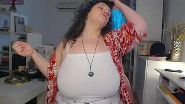 BohoBabeLexy online show from February 13, 6:24 am