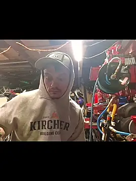 twistafatpipe online show from November 10, 10:42 am