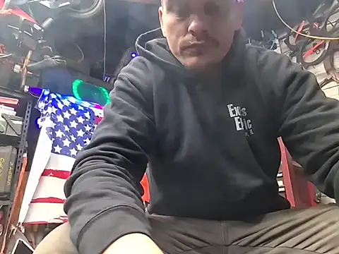 twistafatpipe online show from March 19, 6:19 pm