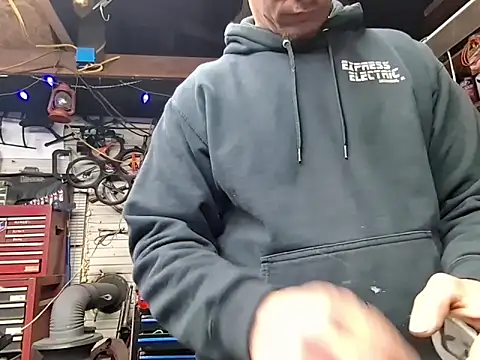 twistafatpipe online show from February 24, 11:05 pm