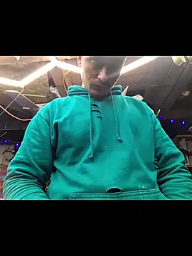 twistafatpipe online show from April 4, 8:37 pm