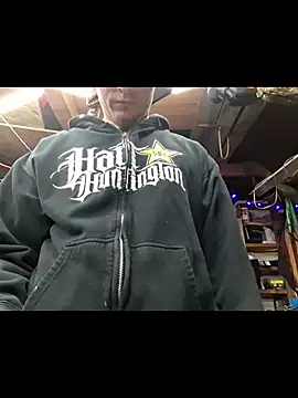 twistafatpipe online show from February 11, 1:55 pm