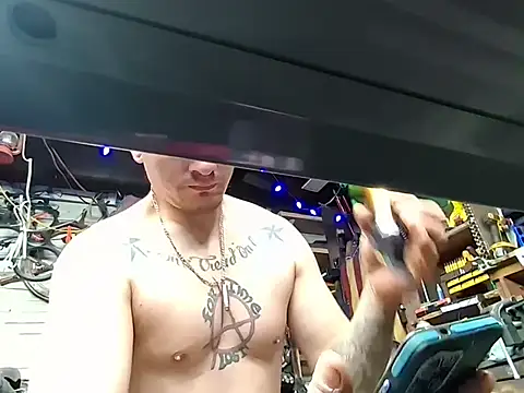 twistafatpipe online show from March 7, 7:52 pm