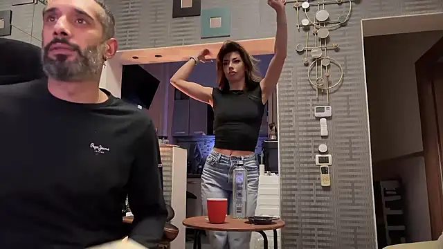 Secret Lovers1 online show from January 16, 11:31 pm