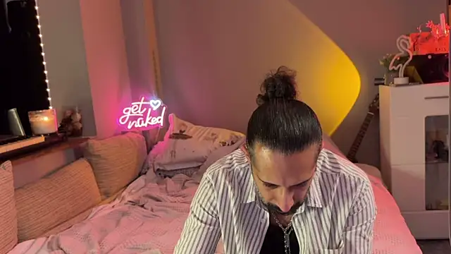 Secret Lovers1 online show from May 2, 7:19 pm