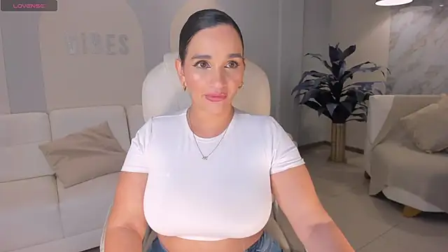 Snapshot of NovaSpencer chatting on December 3, 9:03 pm NovaSpencer online show from December 3, 9:03 pm