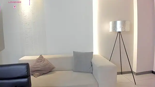 VeronicaBlue online show from November 13, 9:35 am