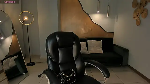 Snapshot of NataliaGaret chatting on November 29, 2:01 am NataliaGaret online show from November 29, 2:01 am