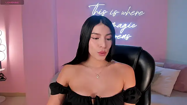 MaddisonTaylor1 online show from May 1, 7:52 pm