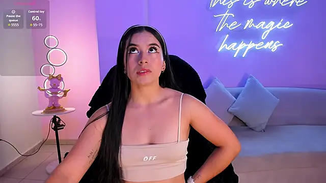 Snapshot of MilaColeman chatting on October 28, 2:12 am MilaColeman online show from October 28, 2:12 am