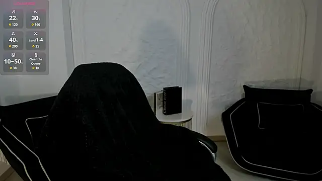 Snapshot of MilaColeman chatting on October 23, 2:10 am MilaColeman online show from October 23, 2:10 am