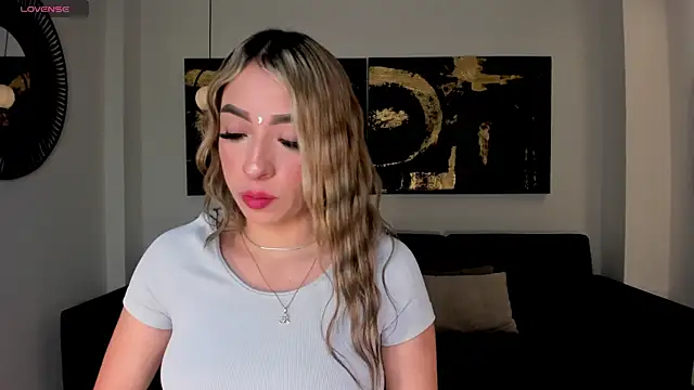 LizzCooper online show from November 8, 7:39 pm