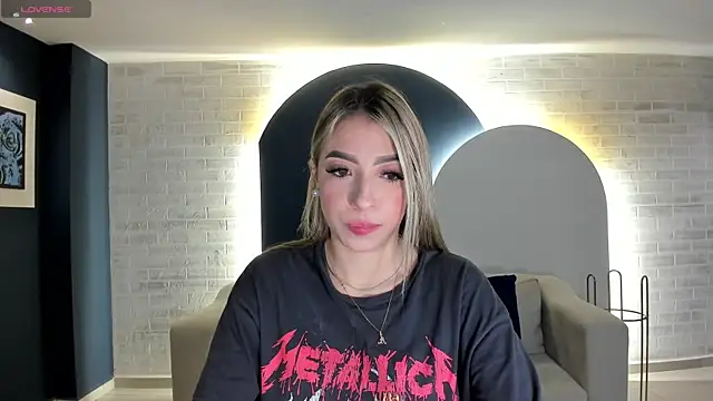 LizzCooper online show from October 31, 4:09 am