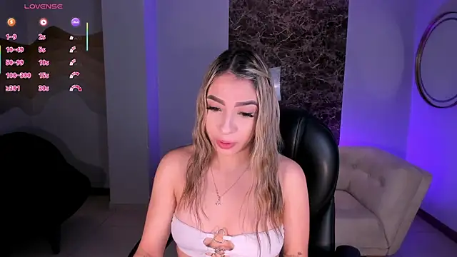 LizzCooper online show from November 11, 4:18 am