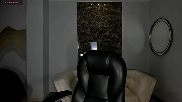 LizzCooper online show from November 13, 4:05 am