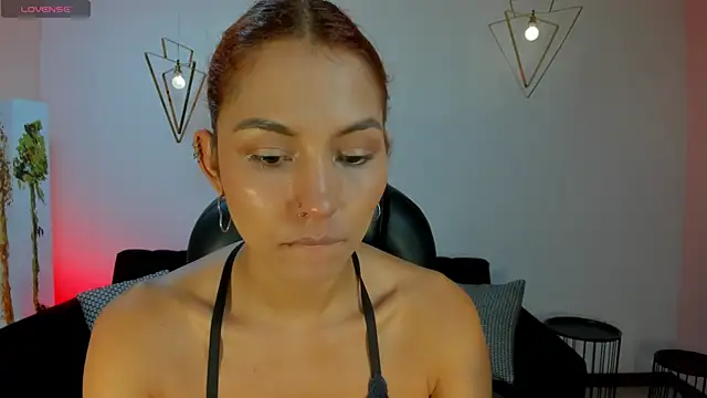 AmberColors  online show from February 5, 7:10 pm