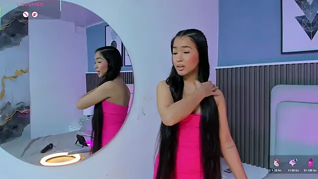 Snapshot of lily__star chatting on October 24, 3:38 am lily star online show from October 24, 3:38 am