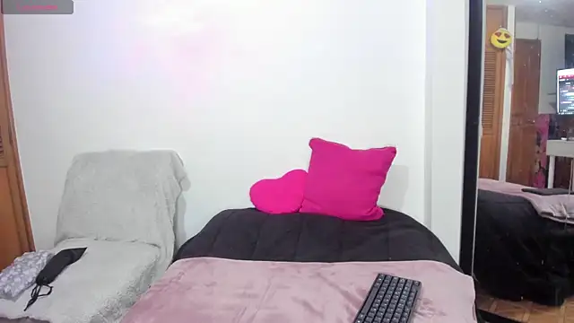 Ashley Monroe online show from November 18, 4:43 pm