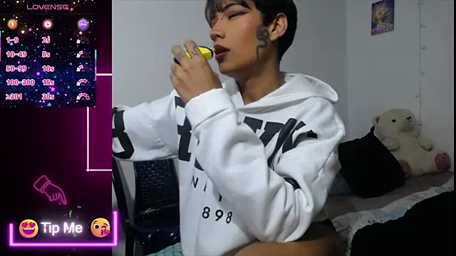 Snapshot of Papi_Mami_Live chatting on December 17, 10:04 pm Papi Mami Live online show from December 17, 10:04 pm