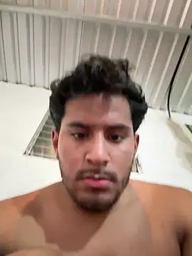 Snapshot of Johnxxx22 chatting on October 24, 1:37 am Johnxxx22 online show from October 24, 1:37 am