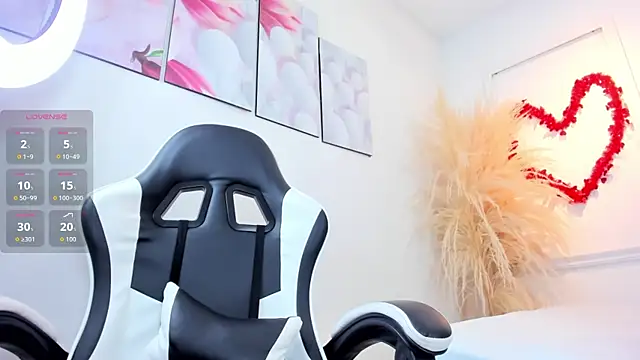 Miriam milf online show from February 21, 12:29 pm