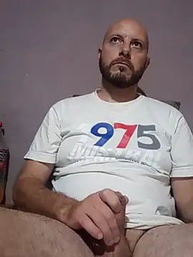 Snapshot of danmep8387 chatting on June 15, 7:24 pm danmep8387 online show from June 15, 7:24 pm