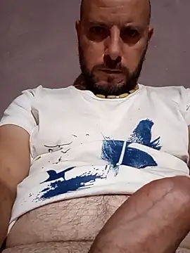 Snapshot of danmep8387 chatting on January 15, 4:05 am danmep8387 online show from January 15, 4:05 am