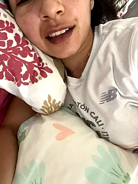 LatinaHottt online show from October 29, 5:45 pm