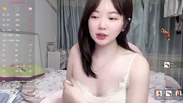 Snapshot of tender-11 chatting on May 19, 12:23 pm tender-11 online show from May 19, 12:23 pm