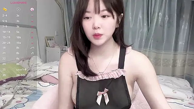 Snapshot of tender-11 chatting on May 16, 12:15 pm tender-11 online show from May 16, 12:15 pm