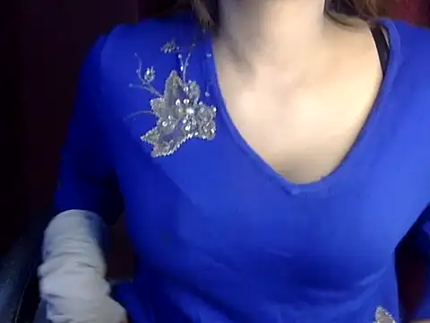 heartless Queen online show from November 18, 5:44 am