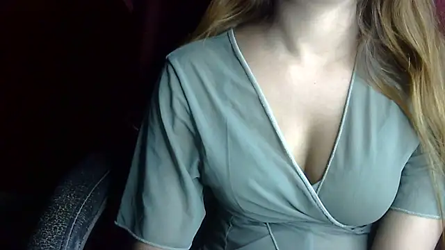 heartless Queen online show from April 15, 5:24 am