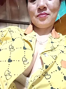 Snapshot of Nana-bar chatting on September 12, 8:03 am Nana-bar online show from September 12, 8:03 am