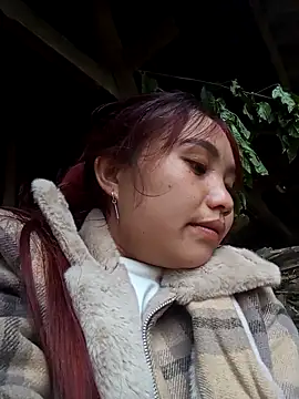 Snapshot of EllyBaby20 chatting on December 4, 8:24 am EllyBaby20 online show from December 4, 8:24 am