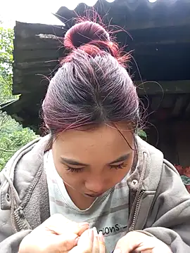 Snapshot of EllyBaby20 chatting on November 21, 1:59 am EllyBaby20 online show from November 21, 1:59 am