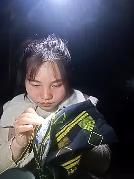 EllyBaby20 online show from March 5, 1:24 am