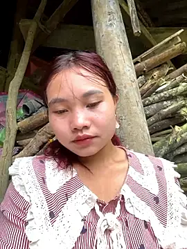 Snapshot of EllyBaby20 chatting on November 10, 1:21 am EllyBaby20 online show from November 10, 1:21 am