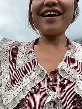 EllyBaby20 online show from May 18, 1:39 am
