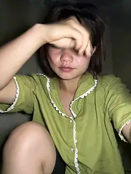 Snapshot of EllyBaby20 chatting on June 6, 11:43 pm EllyBaby20 online show from June 6, 11:43 pm