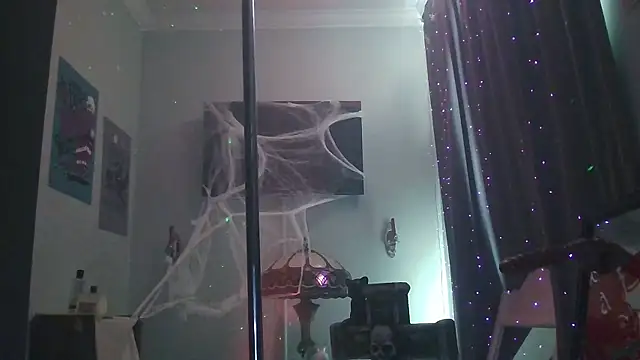 Snapshot of TallDrink11 chatting on October 24, 8:19 pm TallDrink11 online show from October 24, 8:19 pm