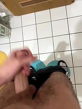 Snapshot of Dicksxd chatting on October 21, 7:57 pm Dicksxd online show from October 21, 7:57 pm